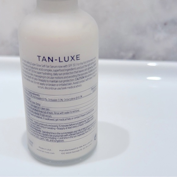 Tan- Luxe Super Glow Self Tanner Serum + SPF 30 Drops 1.69 FL OZ - Picture 2 of 3